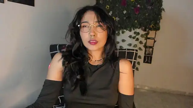 Mary Rosse1 online show from October 20, 2025, 6:52 pm