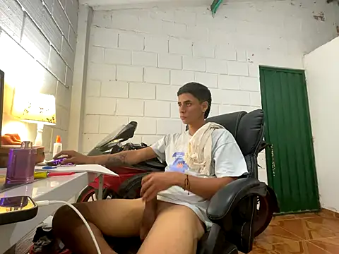 Max TheHorseDick online show from November 20, 2025, 2:12 am