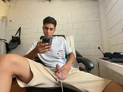 Max TheHorseDick online show from November 30, 2025, 3:57 pm