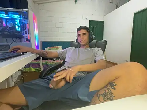 Max TheHorseDick online show from March 31, 2026, 1:51 am