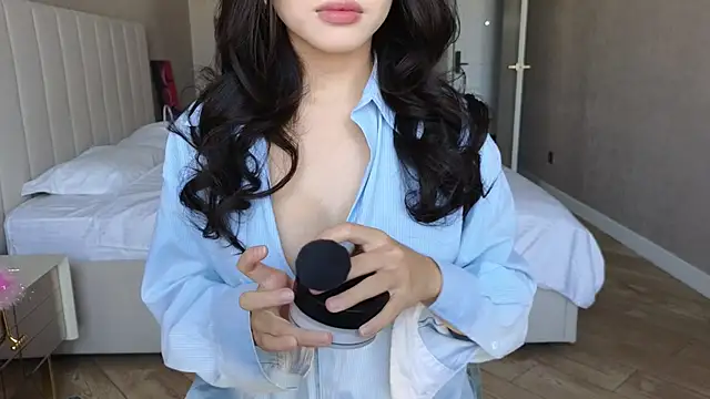 TammiLou online show from October 20, 2025, 5:42 am