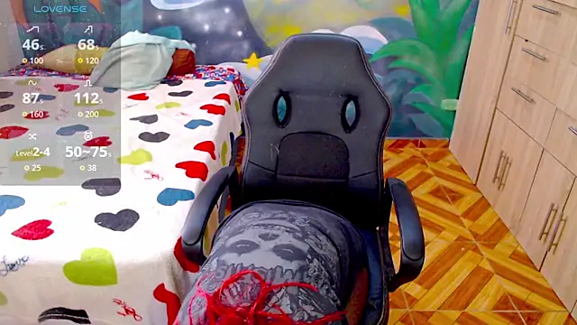 Eimy lorens online show from November 23, 2025, 5:34 pm