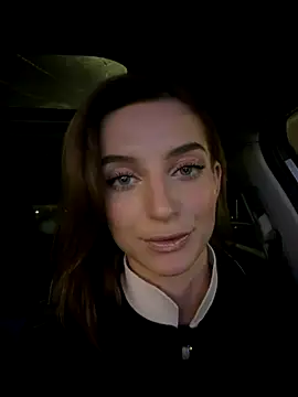 -AngelAri- online show from December 18, 2025, 6:12 pm