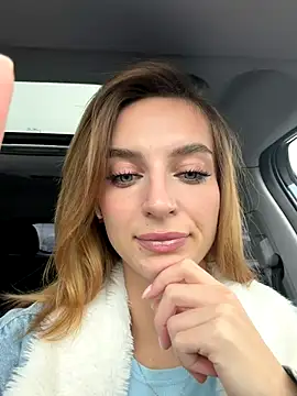 -AngelAri- online show from November 9, 2025, 9:13 am