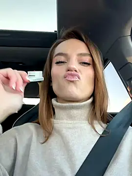 -AngelAri- online show from December 14, 2025, 9:26 am