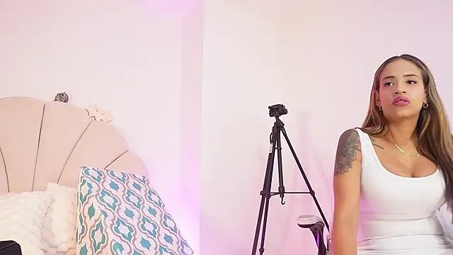 mssburbuja online show from October 29, 2025, 3:16 am