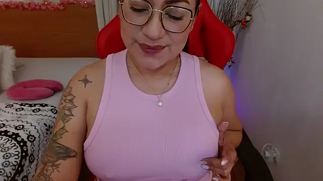 Snapshot of lucy_luu_ chatting on January 12, 2025, 9:51 pm lucy luu online show from January 12, 2025, 9:51 pm