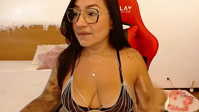 Snapshot of lucy_luu_ chatting on October 5, 2025, 3:47 pm lucy luu online show from October 5, 2025, 3:47 pm