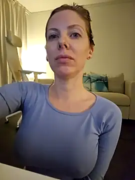 novaforyou1 online show from October 3, 2025, 2:07 pm