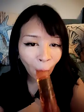 Snapshot of Haru_Queenn chatting on February 7, 2026, 1:46 am Haru Queenn online show from February 7, 2026, 1:46 am