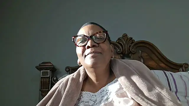 SEXYBOOBSNASS online show from November 23, 2025, 4:00 am