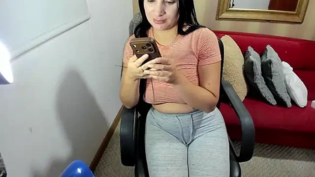 NicolettColin online show from July 15, 2026, 4:47 pm