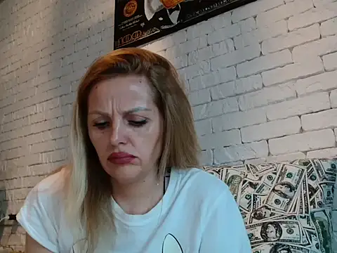 Angel girllovemy online show from October 7, 2025, 9:32 am