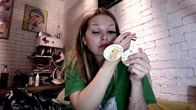 Snapshot of Angel_girllovemy chatting on January 18, 2026, 6:17 am Angel girllovemy online show from January 18, 2026, 6:17 am