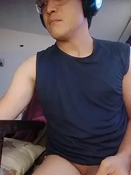 Mghty-cockl88 online show from January 6, 2026, 1:37 pm