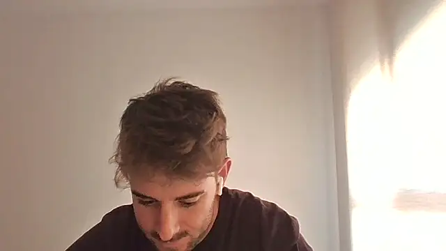 Snapshot of vargas90 chatting on October 16, 2025, 9:28 am vargas90 online show from October 16, 2025, 9:28 am