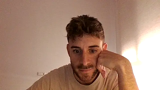 Snapshot of vargas90 chatting on November 4, 2025, 10:52 am vargas90 online show from November 4, 2025, 10:52 am