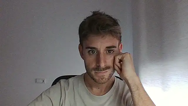 Snapshot of vargas90 chatting on October 15, 2025, 10:34 am vargas90 online show from October 15, 2025, 10:34 am