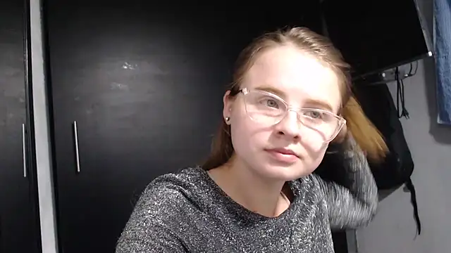 Snapshot of HellenMiyer1111 chatting on February 15, 2025, 12:04 am HellenMiyer1111 online show from February 15, 2025, 12:04 am
