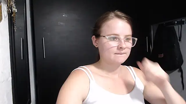 Snapshot of HellenMiyer1111 chatting on February 16, 2025, 11:17 pm HellenMiyer1111 online show from February 16, 2025, 11:17 pm