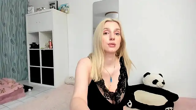 KenzieDawton online show from April 26, 2026, 4:37 pm