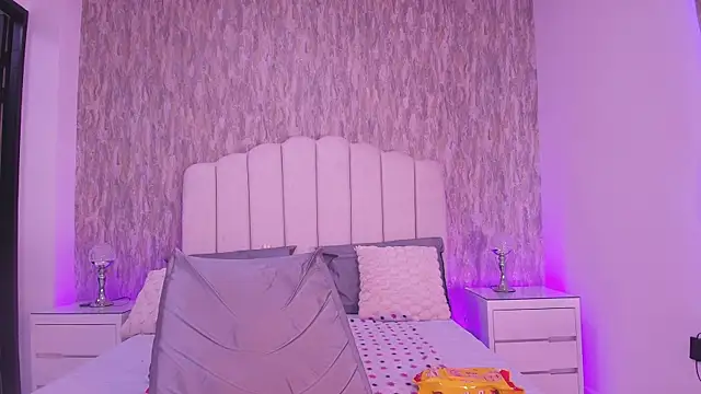 raven lilith  online show from March 31, 2026, 3:41 am