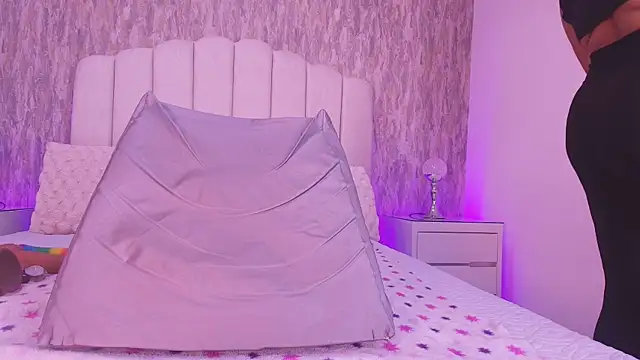 raven lilith  online show from April 1, 2026, 3:19 am