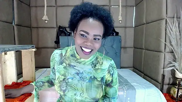 Snapshot of CatrinaGill chatting on October 14, 2025, 12:00 am CatrinaGill online show from October 14, 2025, 12:00 am