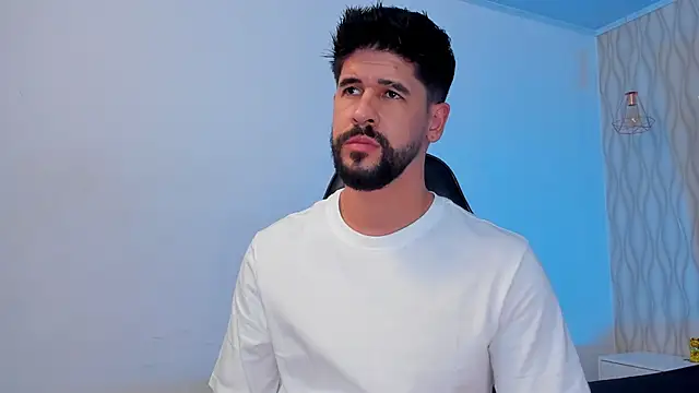 Snapshot of Petesevans chatting on February 5, 2026, 11:22 pm Petesevans online show from February 5, 2026, 11:22 pm