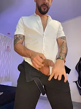 Snapshot of Petesevans chatting on January 16, 2026, 11:53 pm Petesevans online show from January 16, 2026, 11:53 pm