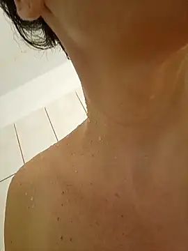 Snapshot of RebeccaNoble chatting on November 18, 2025, 1:10 am RebeccaNoble online show from November 18, 2025, 1:10 am