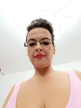 Snapshot of RebeccaNoble chatting on November 4, 2025, 12:53 pm RebeccaNoble online show from November 4, 2025, 12:53 pm