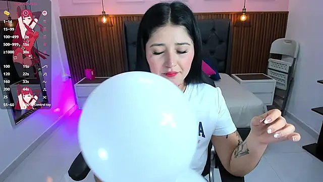 BIANCAROY1 online show from July 4, 2026, 6:34 pm