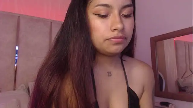 ChantalPetit online show from November 10, 2025, 2:55 pm