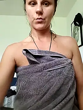 Snapshot of Scarlettishere chatting on July 9, 2026, 1:54 pm Scarlettishere online show from July 9, 2026, 1:54 pm
