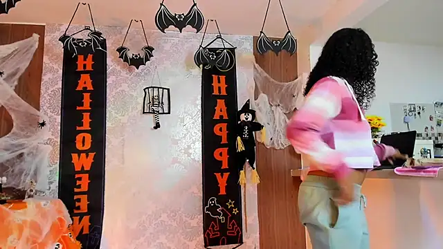 kelly thomson online show from October 3, 2025, 11:50 pm