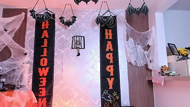 kelly thomson online show from October 6, 2025, 11:16 pm