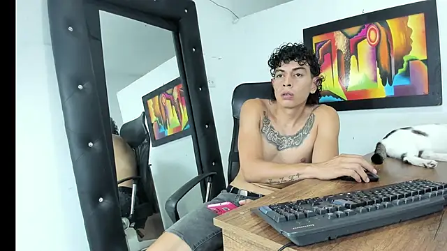 Snapshot of Strongernastyx chatting on February 15, 2025, 8:12 pm Strongernastyx online show from February 15, 2025, 8:12 pm