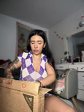 Snapshot of kiaraglam2 chatting on January 15, 2026, 2:31 pm kiaraglam2 online show from January 15, 2026, 2:31 pm