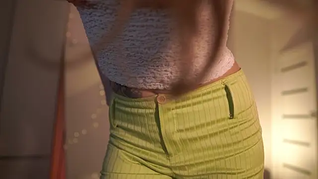 Weeissy online show from March 20, 2026, 5:58 pm