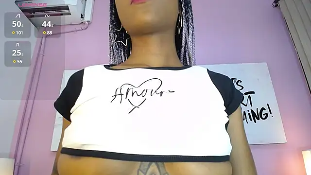 Snapshot of EmmySweett chatting on March 21, 2025, 11:56 pm EmmySweett online show from March 21, 2025, 11:56 pm