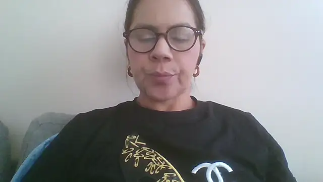 Sara Brandon online show from October 26, 2025, 4:18 pm