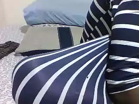 sweetelle09 online show from March 18, 2025, 11:09 pm