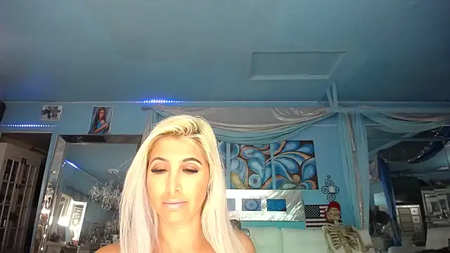 Snapshot of ADRIANNA_FOX chatting on March 11, 2025, 6:30 am ADRIANNA FOX online show from March 11, 2025, 6:30 am