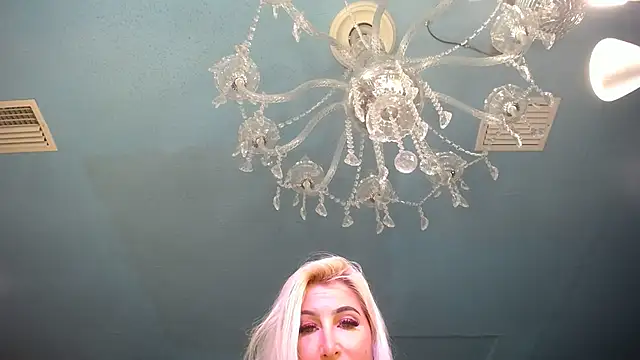 Snapshot of ADRIANNA_FOX chatting on March 11, 2025, 1:16 am ADRIANNA FOX online show from March 11, 2025, 1:16 am