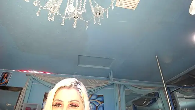 Snapshot of ADRIANNA_FOX chatting on September 16, 2025, 5:19 am ADRIANNA FOX online show from September 16, 2025, 5:19 am