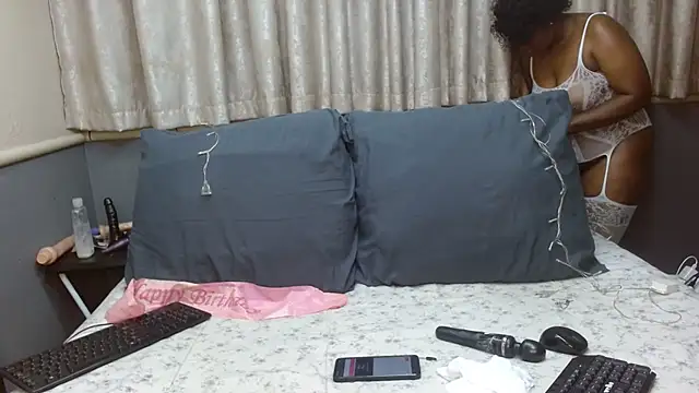 NaughtySisters online show from November 28, 2025, 11:05 pm