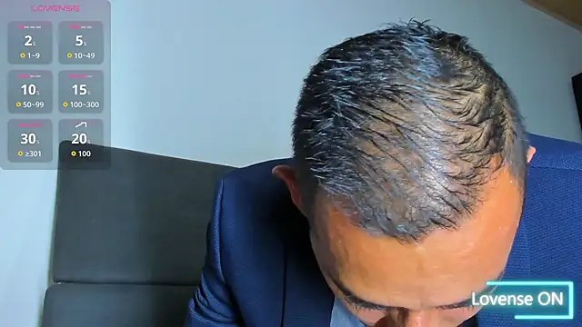 jhonyalzate2 online show from November 20, 2025, 12:55 am