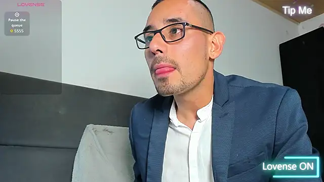 jhonyalzate2 online show from March 20, 2026, 3:40 am