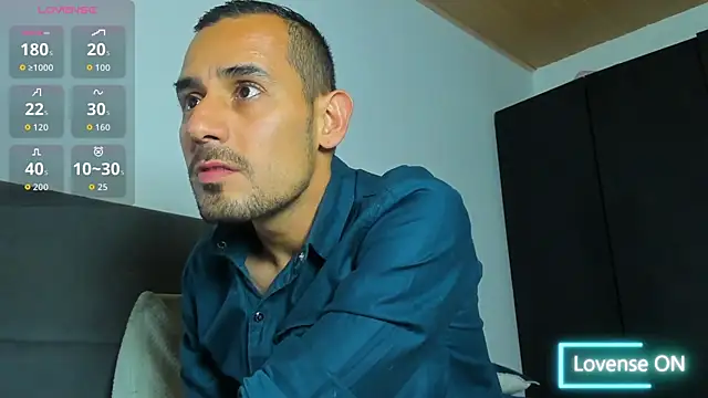 jhonyalzate2 online show from February 24, 2026, 3:18 am